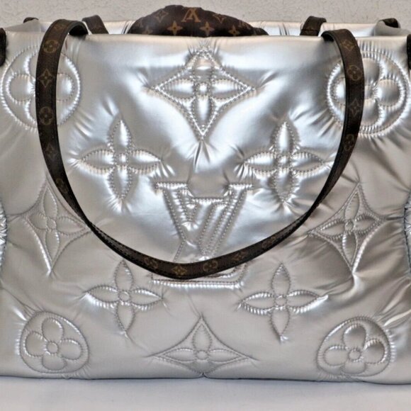 Louis Vuitton Econyl Onthego GM Pillow Silver Bag Puffer Giant Flower Monogram - Picture 8 of 14